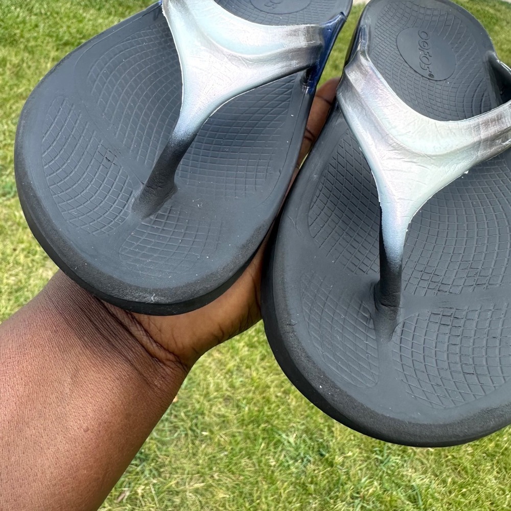 OOFOS OOlala Women's Luxe Limited Edition Thong Comfort Sandals Size 7 Calypso - Picture 11 of 13